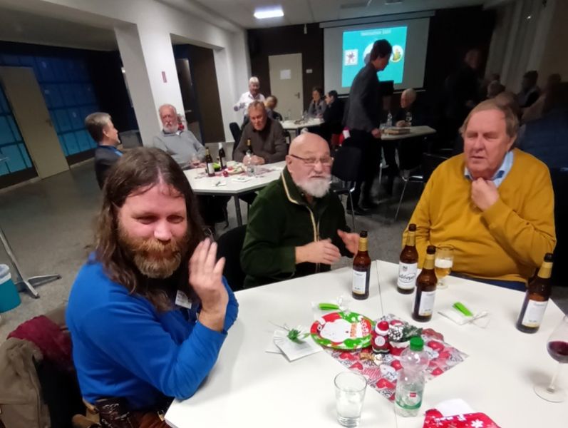 Weihnachtsfeier 24-3.jpg